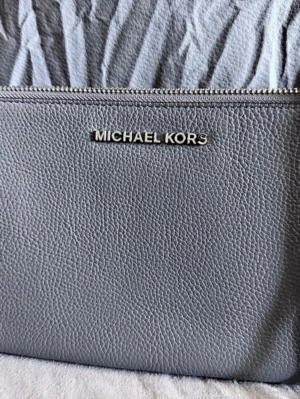 Michael Kors Jet Set Large Zip Clutch Wristlet Gray